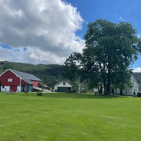 Nakkentunet - Familievennlig Hus Pa Gardstun. Casa de Férias *