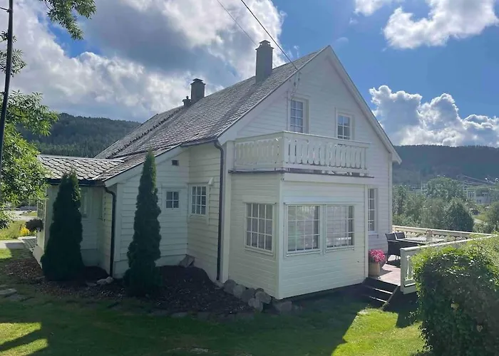 Nakkentunet - Familievennlig Hus Pa Gardstun.