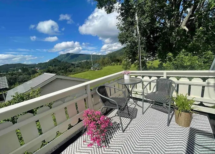 Nakkentunet - Familievennlig Hus Pa Gardstun. Casa de Férias