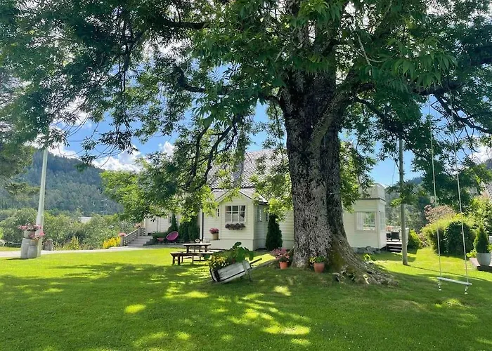 Nakkentunet - Familievennlig Hus Pa Gardstun. Orskog
