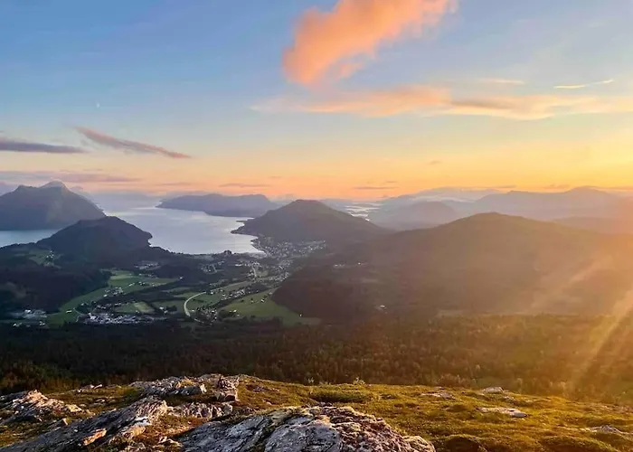 Semesterbostad Nakkentunet - Familievennlig Hus Pa Gardstun. Orskog