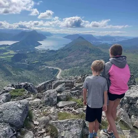 Feriehus Nakkentunet - Familievennlig Hus Pa Gardstun.