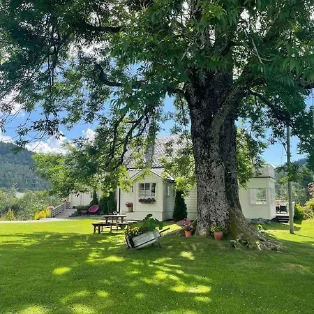 Nakkentunet - Familievennlig Hus Pa Gardstun. Orskog